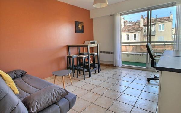 Appartement à louer    1 pièce • 24,35 m2 Marseille 5