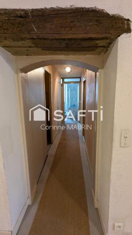 Rare sur le secteur : immeuble 3 niveaux à réinventer pour forte rentabilité.