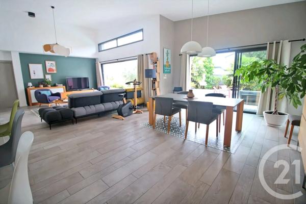 Maison à vendre  5 pièces - 147 m 2   VANNES  - 56