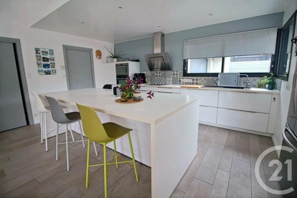 Maison à vendre  5 pièces - 147 m 2   VANNES  - 56