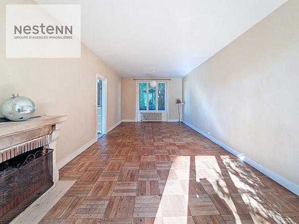 Maison bourgeoise - 5 chambres - garage - jardin 700m² - parquets et cheminée - lumineuse