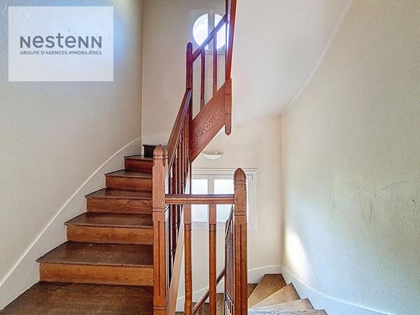 Maison bourgeoise - 5 chambres - garage - jardin 700m² - parquets et cheminée - lumineuse