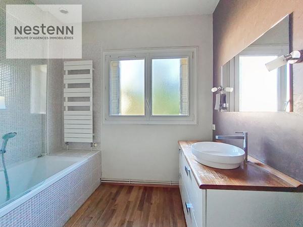 Maison bourgeoise - 5 chambres - garage - jardin 700m² - parquets et cheminée - lumineuse