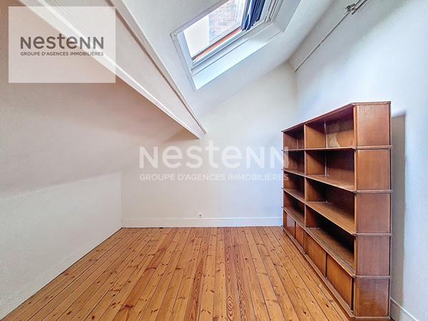 Maison bourgeoise - 5 chambres - garage - jardin 700m² - parquets et cheminée - lumineuse