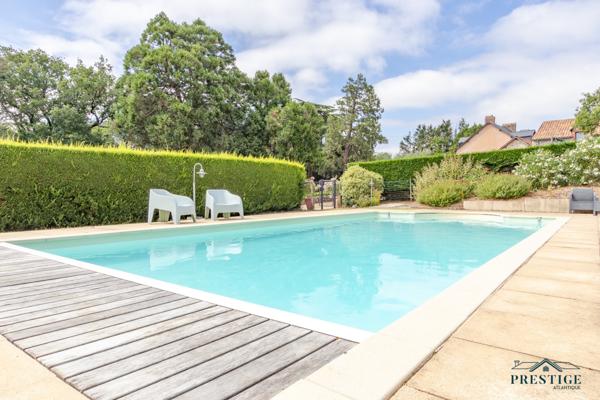FROSSAY - PROPRIÉTÉ - 318M2 HABITABLES - PISCINE