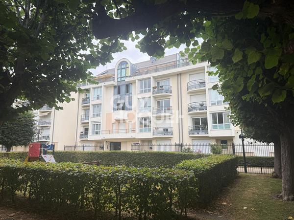 Appartement de Standing sécurisé 3 pièces - Parking - Balcon à vendre à Compiègne Centre -