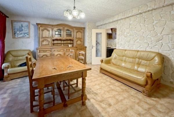 Dpt Saône et Loire (71), à vendre LA CLAYETTE appartement T4 - 63 m² - 2 ch - garage, cave, grenier