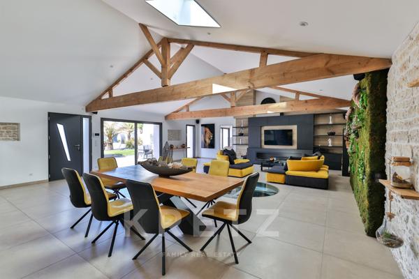 Corps de ferme devenu villa contemporaine