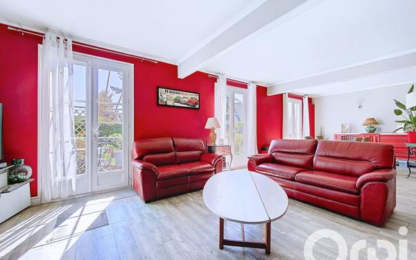 Maison à vendre    8 pièces •  Vert-Saint-Denis