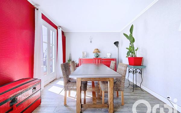 Maison à vendre    8 pièces •  Vert-Saint-Denis