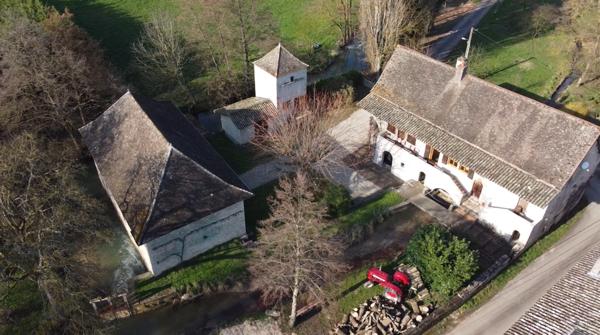 Boyer (71700) SUD BOURGOGNE - BOYER 71 – Moulin de caractère du XVIIème siècle, rénové, 572 m² utiles – Gîte, dépendances e