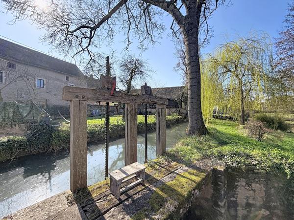 Boyer (71700) SUD BOURGOGNE - BOYER 71 – Moulin de caractère du XVIIème siècle, rénové, 572 m² utiles – Gîte, dépendances e
