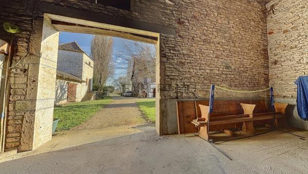 Boyer (71700) SUD BOURGOGNE - BOYER 71 – Moulin de caractère du XVIIème siècle, rénové, 572 m² utiles – Gîte, dépendances e