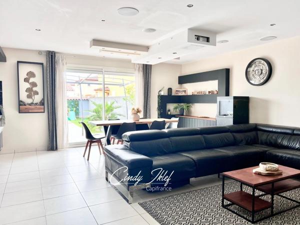 Marignane, Quartier Les Beugons: Maison T4 de 97 m2, de plain-pied et exposée Sud, avec jardin, piscine et un garage de 16 m2.
