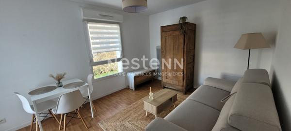 A louer Grand studio meublé de 27 m², à l'entrée de Séné Bourg