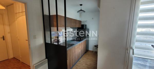 A louer Grand studio meublé de 27 m², à l'entrée de Séné Bourg