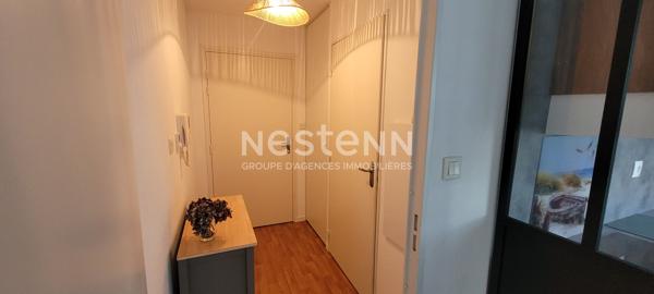 A louer Grand studio meublé de 27 m², à l'entrée de Séné Bourg