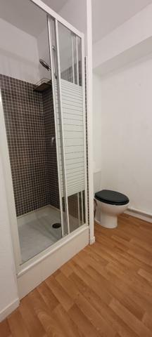 A louer Grand studio meublé de 27 m², à l'entrée de Séné Bourg
