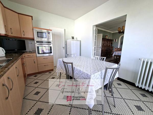 A VENDRE en exclusivité aux Herbiers, Maison de 140 m2 avec 4 Chambres et 1 bureau sur un terrain de 1062 m2