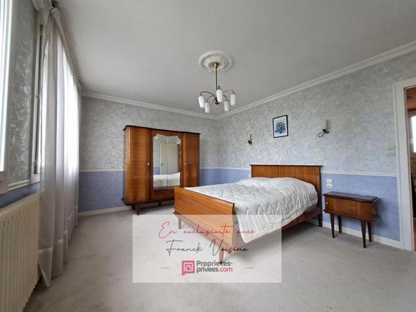 A VENDRE en exclusivité aux Herbiers, Maison de 140 m2 avec 4 Chambres et 1 bureau sur un terrain de 1062 m2
