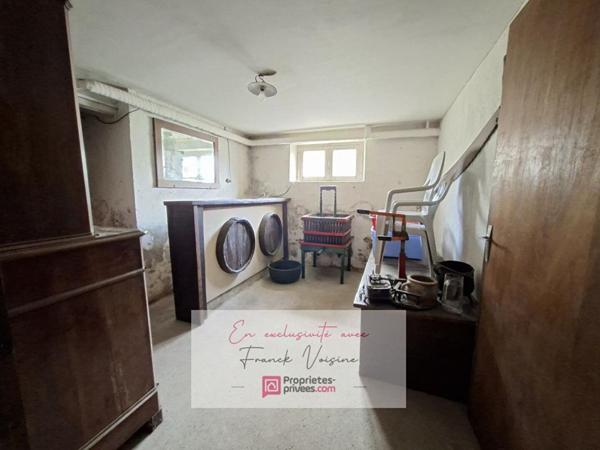 A VENDRE en exclusivité aux Herbiers, Maison de 140 m2 avec 4 Chambres et 1 bureau sur un terrain de 1062 m2
