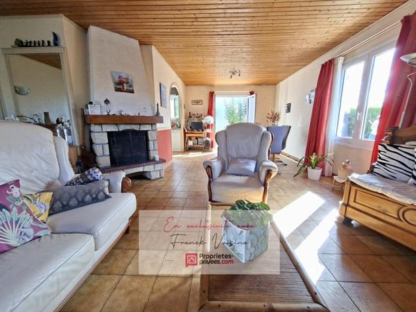A VENDRE en Exclusivité aux Herbiers, maison plain-pied de 91 m2 avec 3 chambres et 1 bureau ou chambre sur une parcelle de 436 m2