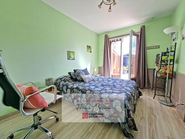 A VENDRE en Exclusivité aux Herbiers, maison plain-pied de 91 m2 avec 3 chambres et 1 bureau ou chambre sur une parcelle de 436 m2