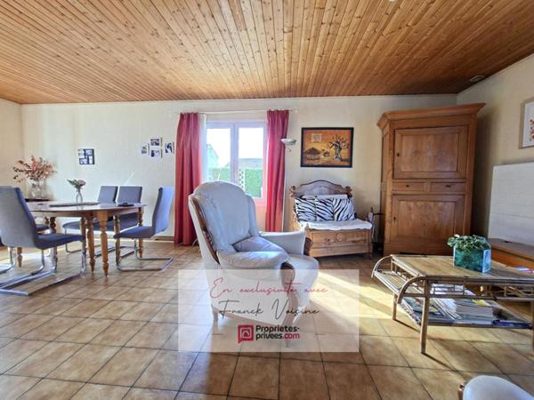 A VENDRE en Exclusivité aux Herbiers, maison plain-pied de 91 m2 avec 3 chambres et 1 bureau ou chambre sur une parcelle de 436 m2