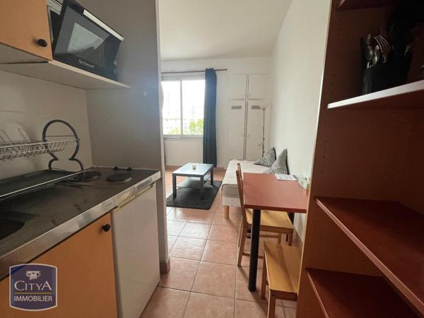 Appartement à louer 1 pièce 22.7m² Nîmes (30000)