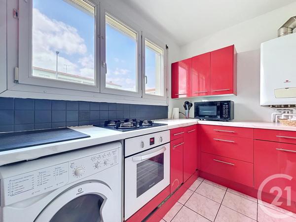 Appartement à vendre  4 pièces - 62,15 m 2   ROCHEFORT  - 17