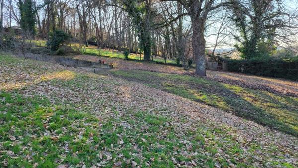 Maison 24400 Mussidan 6 pièces 112 m2 sous sol, grenier, jardin 2350 m²