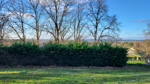 Maison 24400 Mussidan 6 pièces 112 m2 sous sol, grenier, jardin 2350 m²