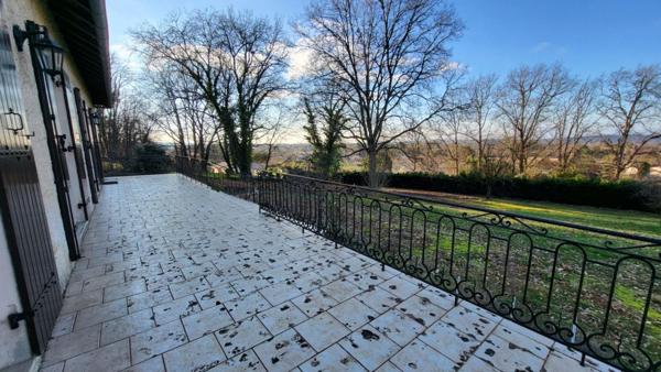 Maison 24400 Mussidan 6 pièces 112 m2 sous sol, grenier, jardin 2350 m²