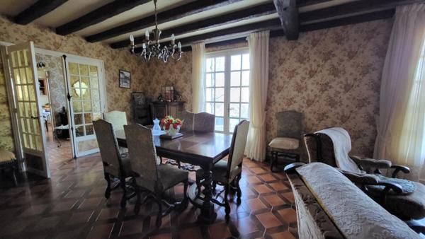 Maison 24400 Mussidan 6 pièces 112 m2 sous sol, grenier, jardin 2350 m²