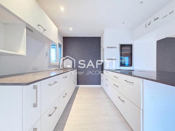 Maison rénovée – Vie de plain-pied – Lannilis