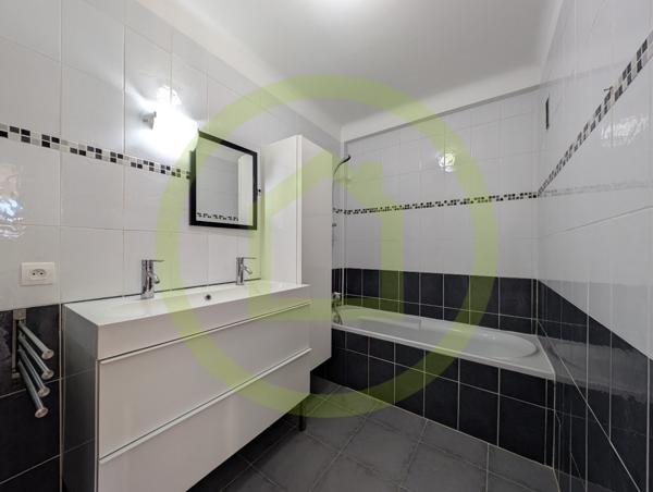 Appartement à MANDELIEU LA NAPOULE (06210)