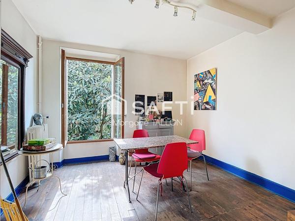 Grande maison familiale avec jardin arboré