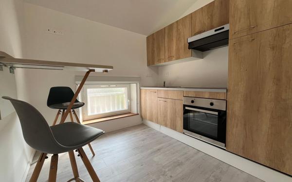 Appartement à louer    1 pièce •  Briatexte