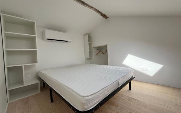 Appartement à louer    1 pièce •  Briatexte