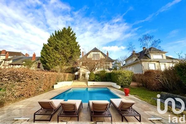 Demeure 9 pièces de 205 m² à La Charité-sur-Loire (58400)