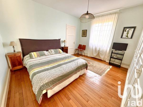 Demeure 9 pièces de 205 m² à La Charité-sur-Loire (58400)