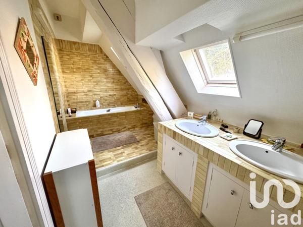 Demeure 9 pièces de 205 m² à La Charité-sur-Loire (58400)