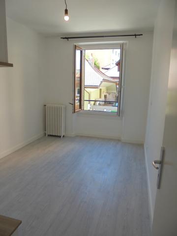 Annecy (74000) Hyper centreville, à côté de la rue carnot