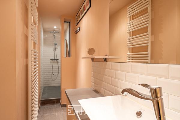 Authentique Meulière rénovée en 2016 à 2 pas de la Gare RER C Versailles -Porchefontaine