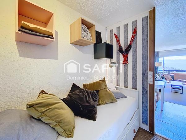 Studio sud-ouest, au pied des pistes, refait à neuf.