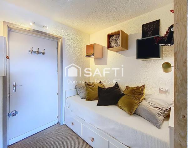 Studio sud-ouest, au pied des pistes, refait à neuf.