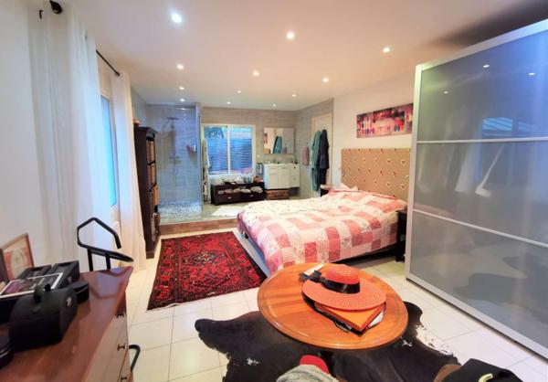 Maison Ares 197 m2 piscine dépendances bassin à pied