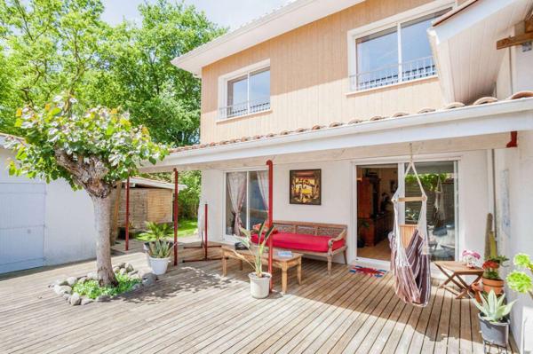 Maison Ares 197 m2 piscine dépendances bassin à pied