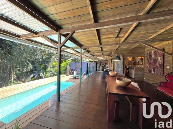 Maison traditionnelle 8 pièces de 320 m² à Goyave (97128)