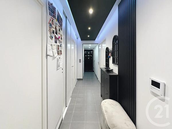 Appartement F4 à vendre  5 pièces - 83,14 m 2   ST PRIEST  - 69
